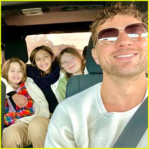 Ryan Phillippe shares rare photo with youngest daughter Kai